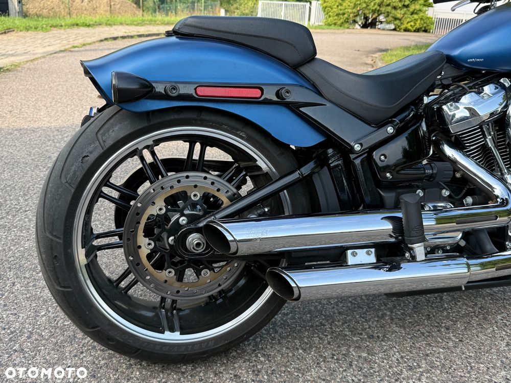Harley-Davidson Softail Breakout - 11