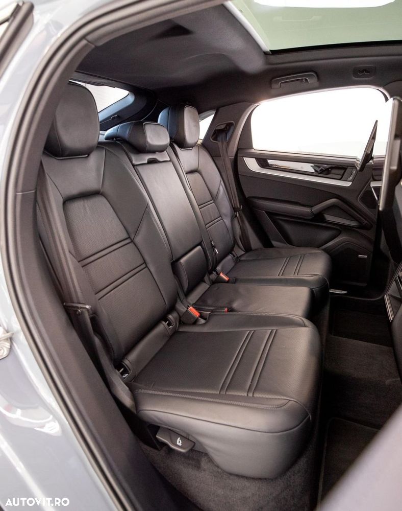 Porsche Cayenne Coupe S E-Hybrid - 17