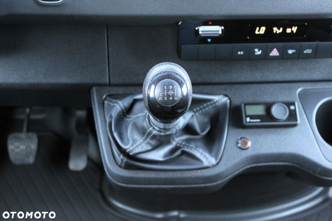 Mercedes-Benz Sprinter - 18