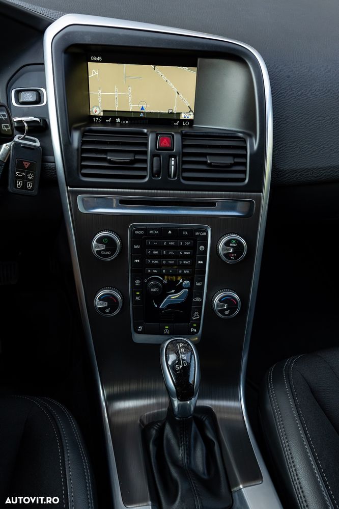 Volvo XC 60 D4 AWD Geartronic Summum - 39