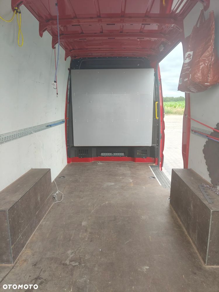 Volkswagen CRAFTER - 11