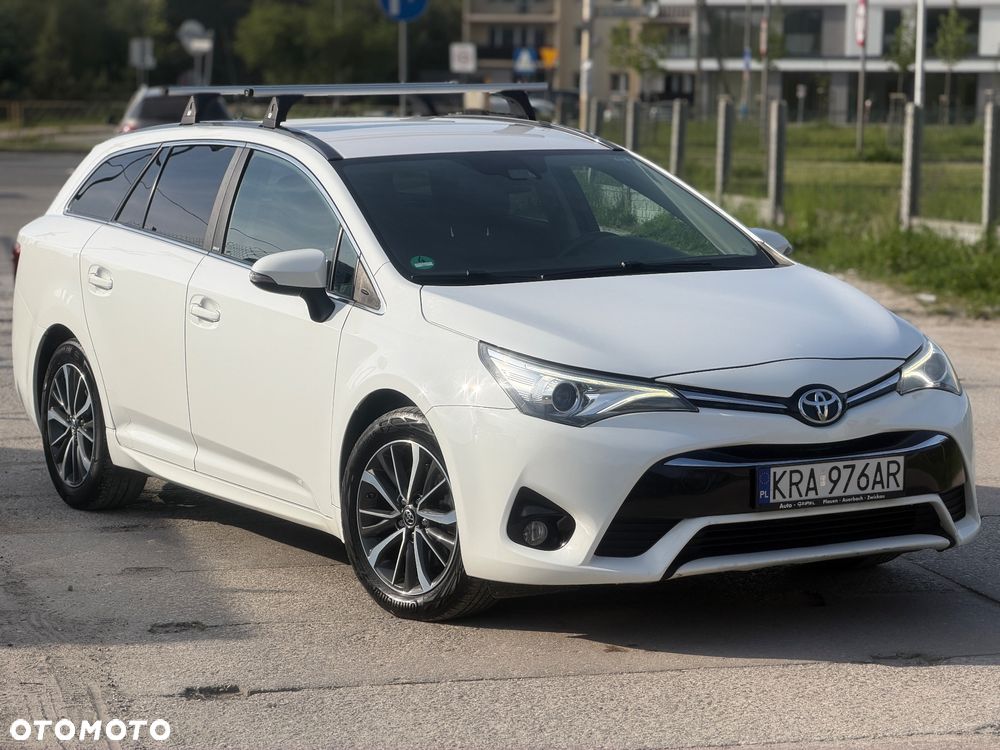 Toyota Avensis 2.0 D-4D Premium - 4