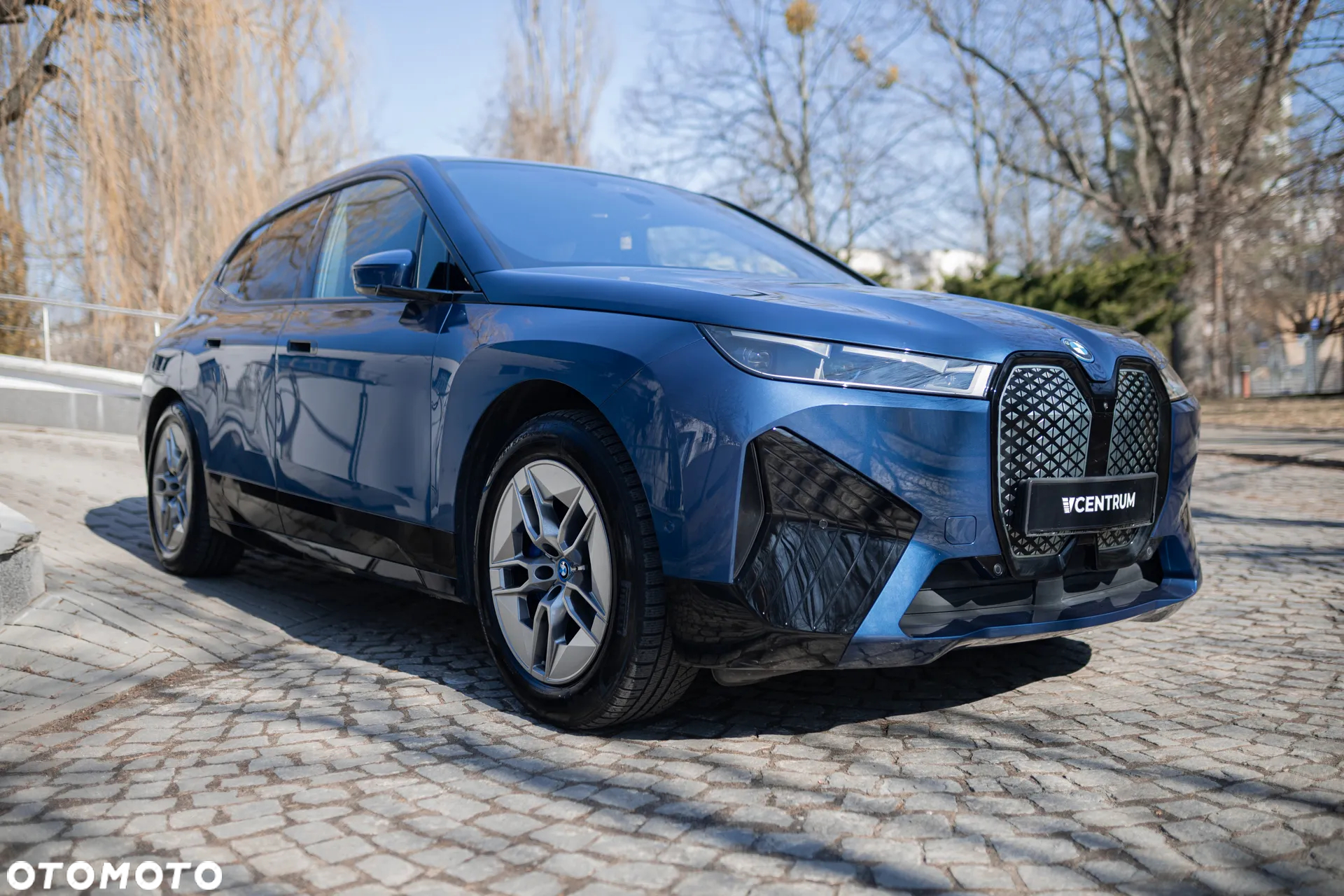 BMW iX - 8