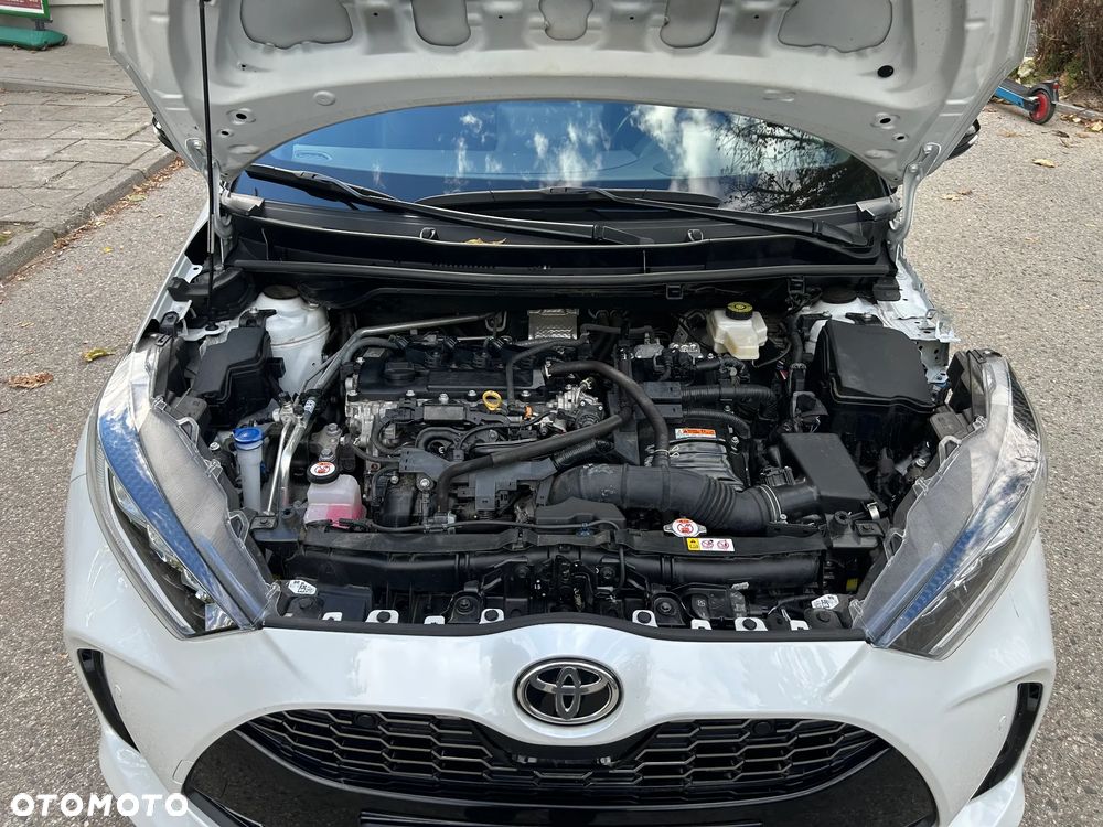 Toyota Yaris Hybrid 1.5 GR Sport - 6