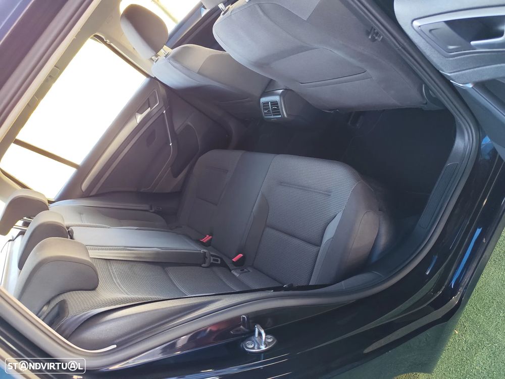 VW Golf Variant 1.6 TDi Confortline - 48