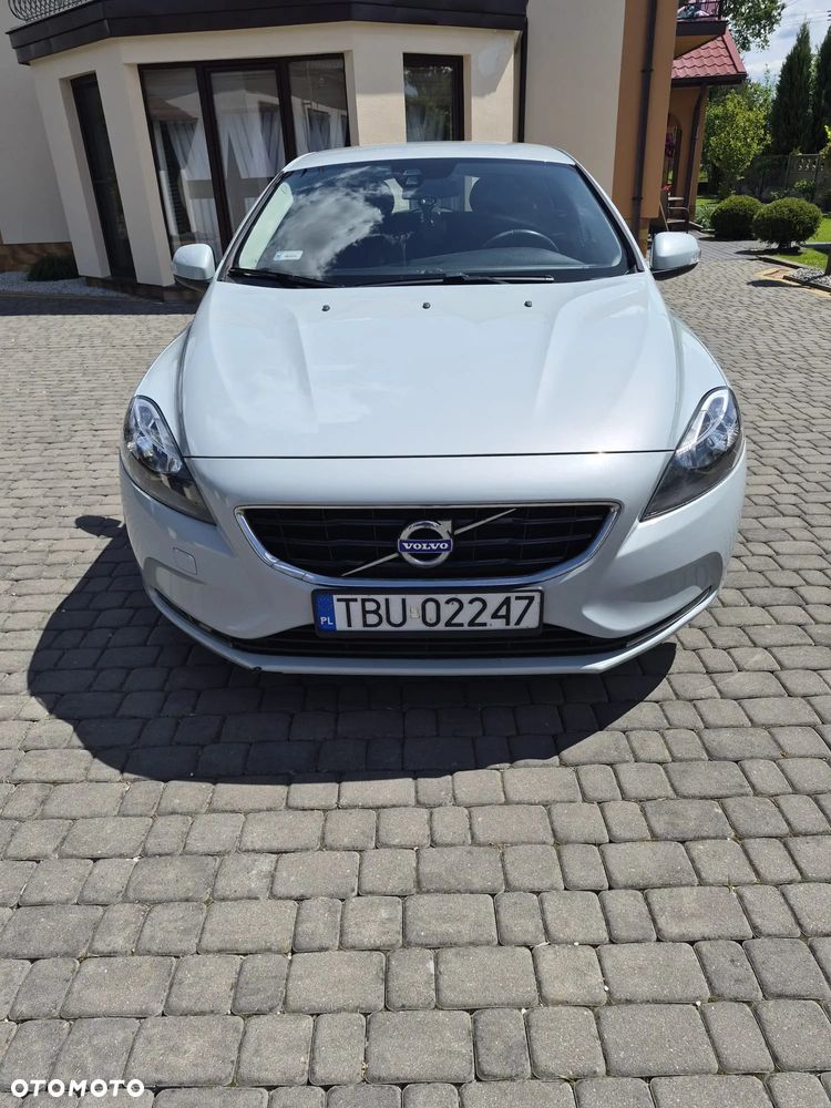 Volvo V40 D2 Drive-E Momentum - 1