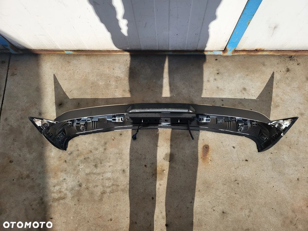 Spoiler blenda tylnej klapy Peugeot 2008 - 8