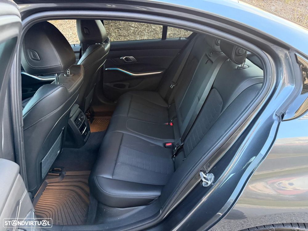 BMW 320 - 21