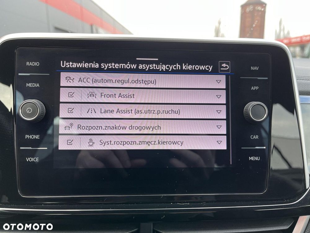 Volkswagen T-Roc - 30