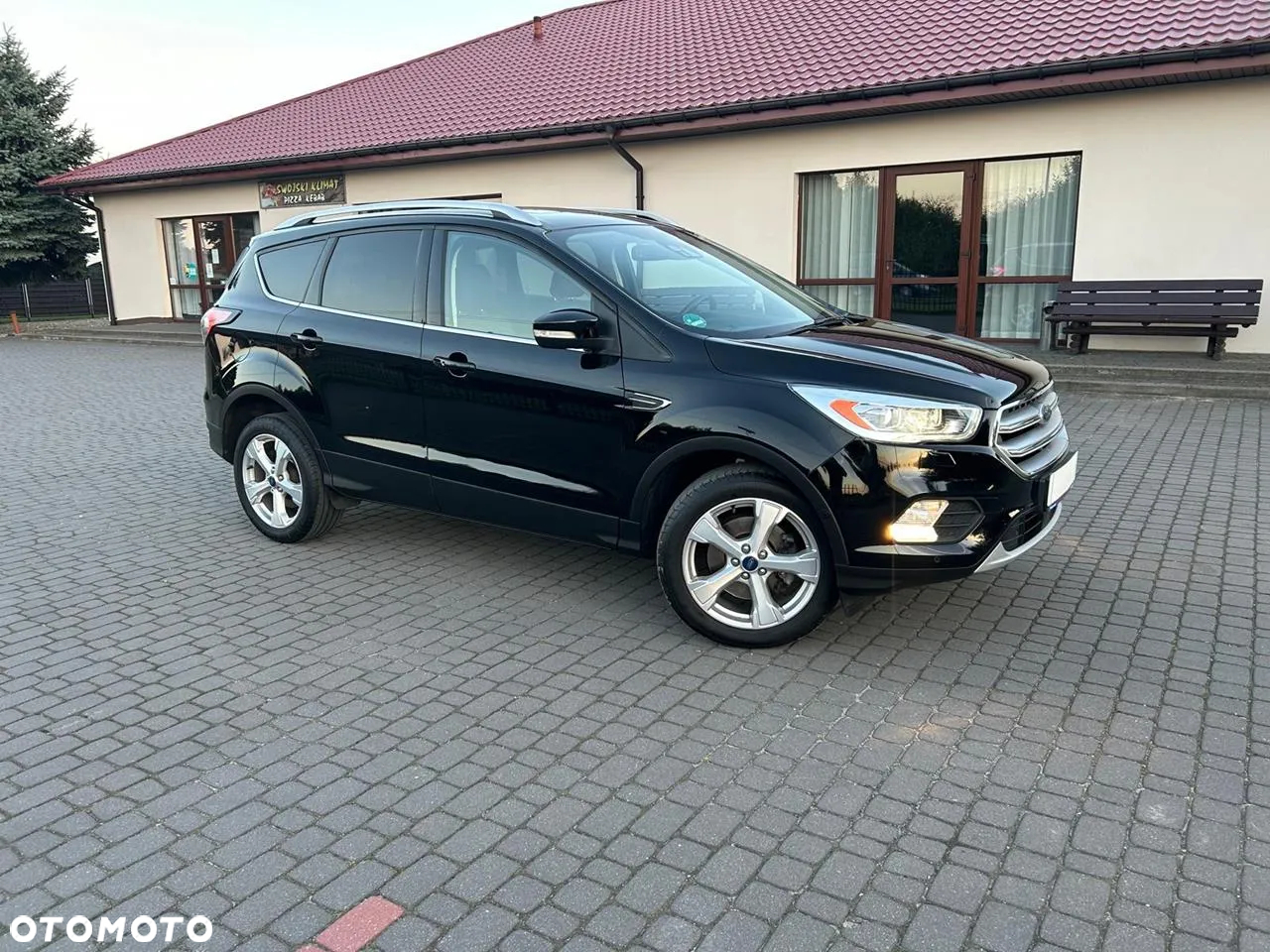 Ford Kuga 1.5 EcoBoost 4WD Titanium Plus - 8
