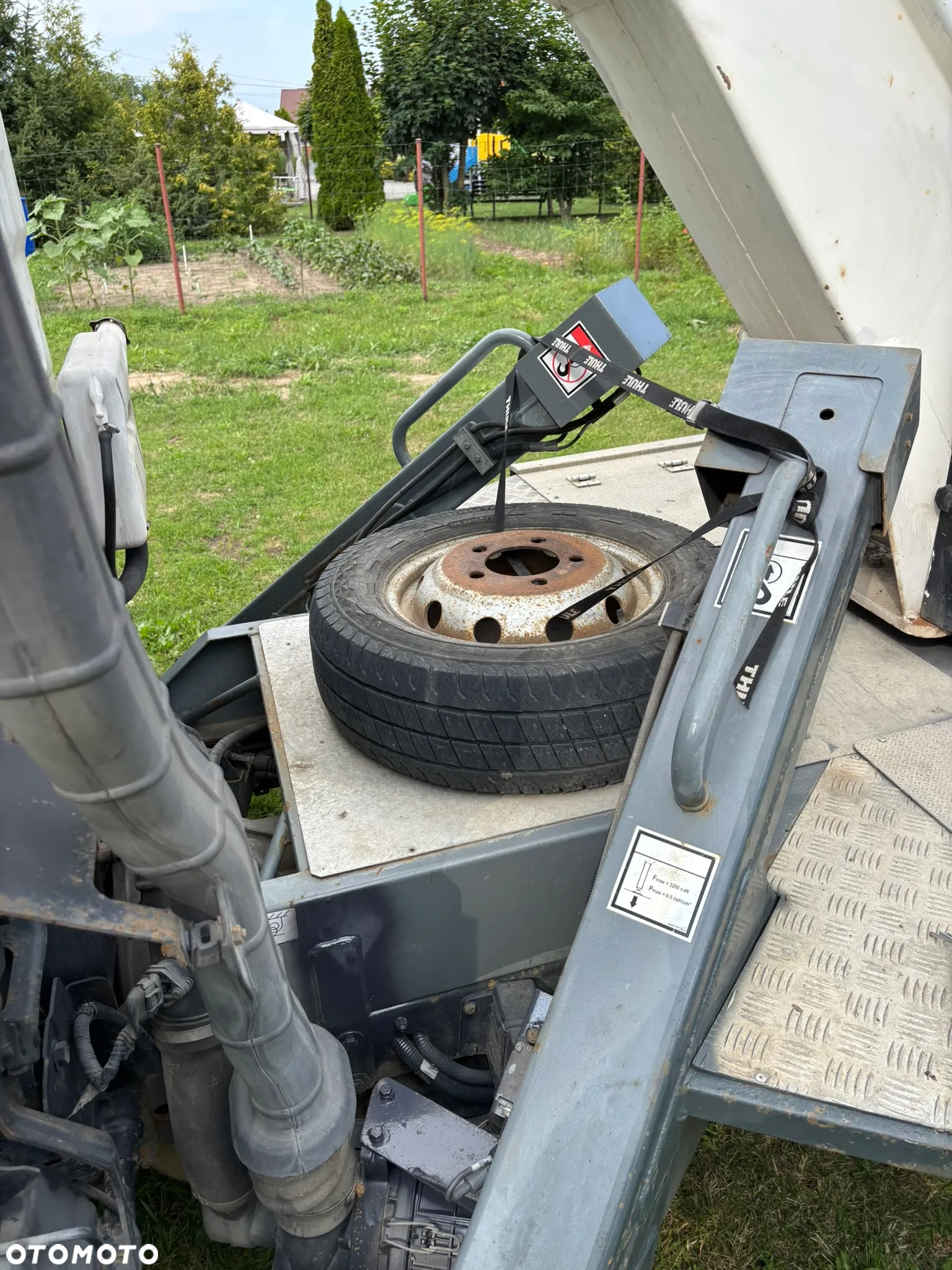 Nissan CABSTAR - 10