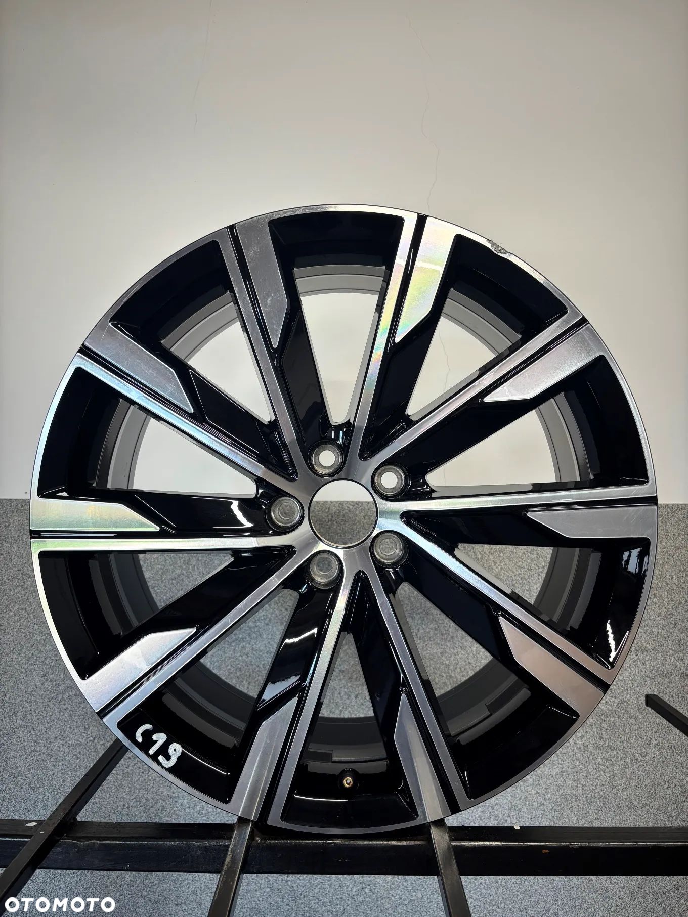 1 FELGA ALU. VOLVO V60,S60 R-GESIGN 20'' 8J ET45 - 1