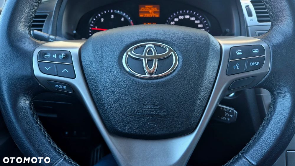 Toyota Avensis 2.0 D-4D Executive - 21