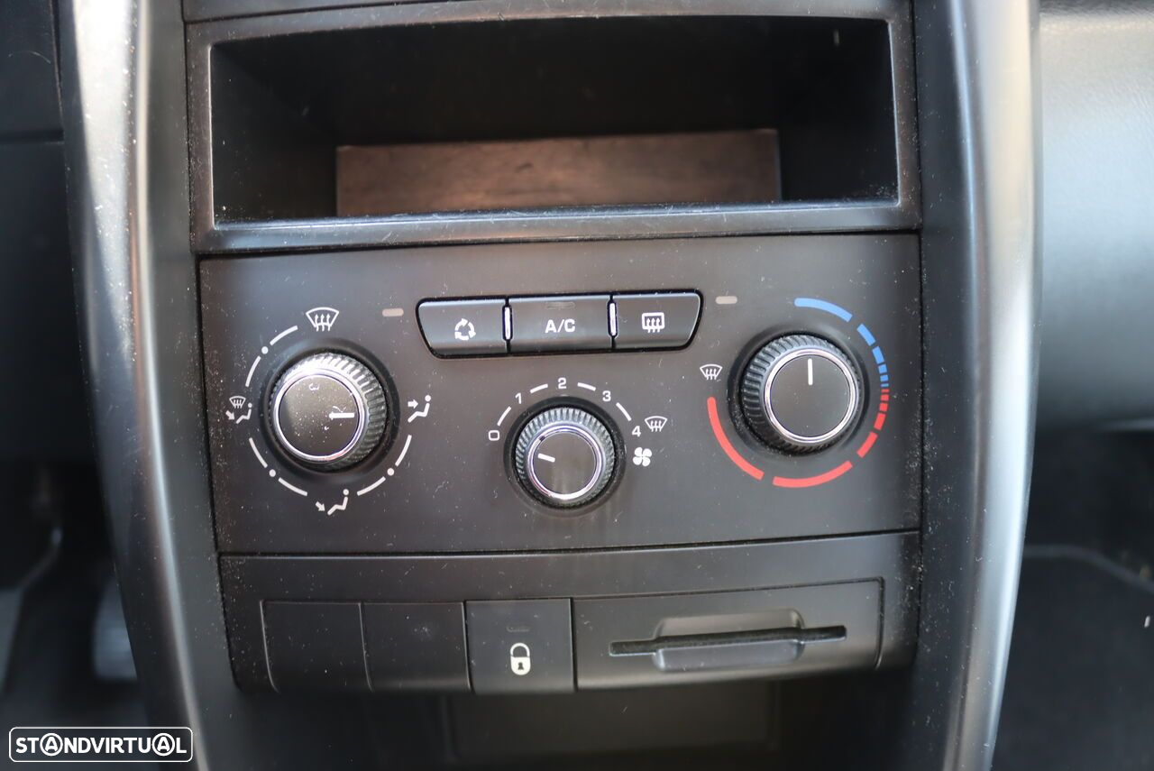 Peugeot 207 1.4 16V Trendy - 17