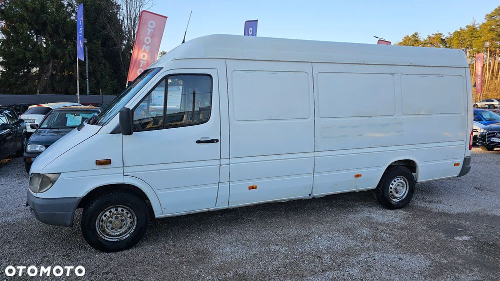 Mercedes-Benz Sprinter - 26