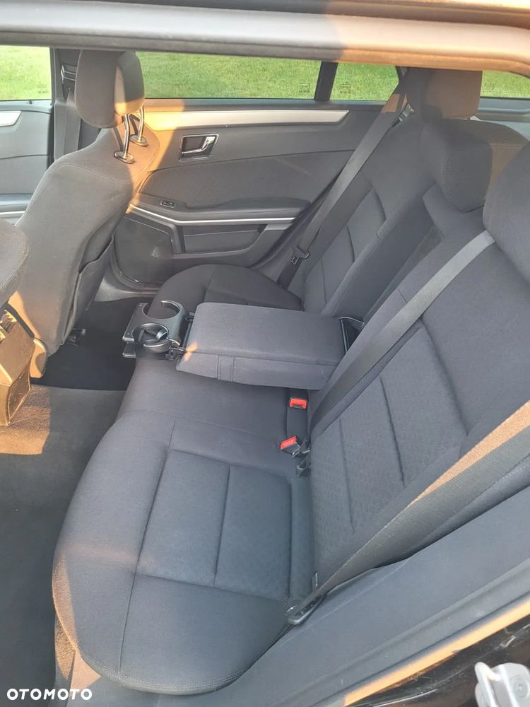 Mercedes-Benz Klasa E 220 CDI DPF BlueEFFICIENCY Avantgarde - 14