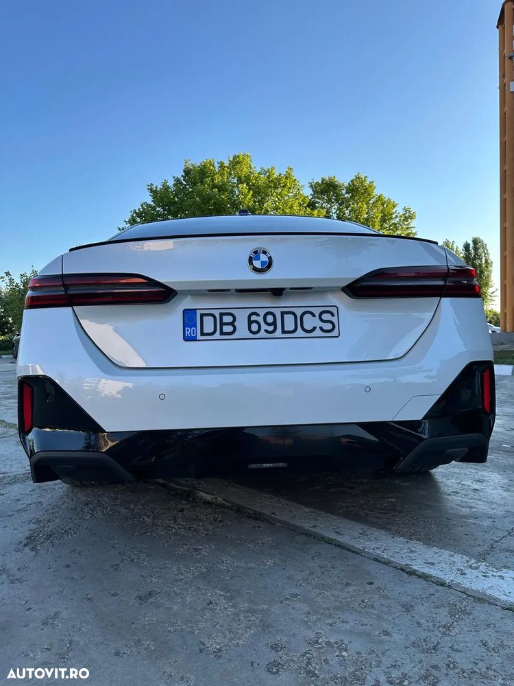 BMW Seria 5 520i AT MHEV - 12