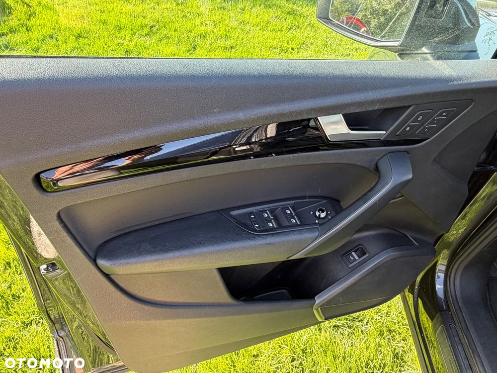 Audi Q5 45 TFSI quattro S tronic design - 24