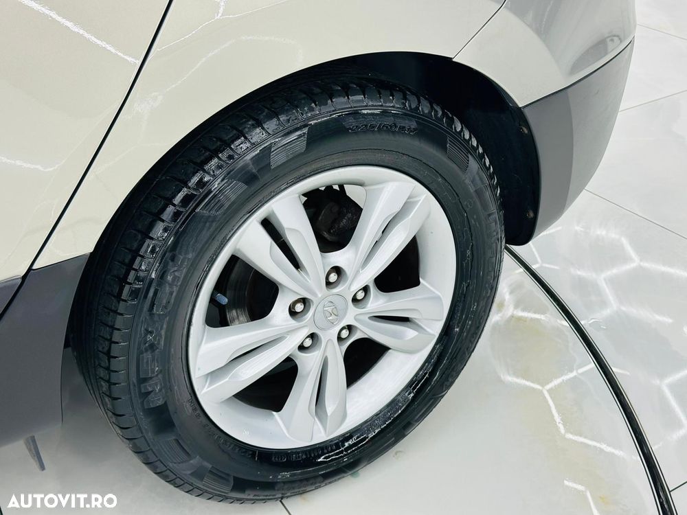 Hyundai ix35 1.7 CRDI 2WD blue Finale Gold - 10