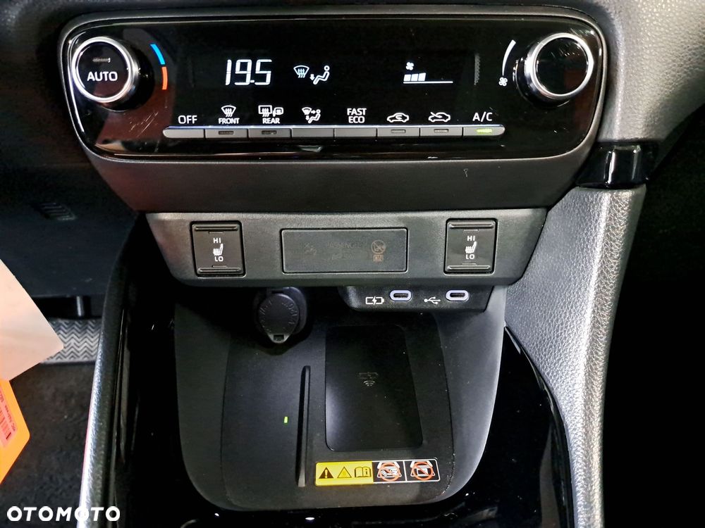 Toyota Yaris Hybrid 1.5 Style - 22