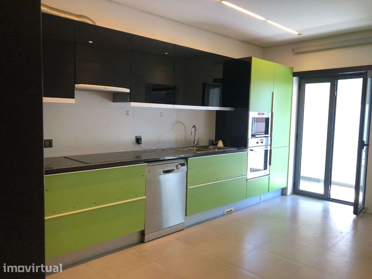 Apartamento T.3 - Cond. c. piscina e churrasqueira, St. Clara, Leiria - Grande imagem: 4/31