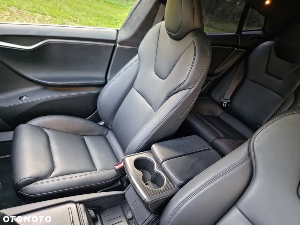 Tesla Model S - 20