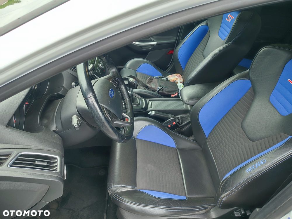 Ford Focus ST - 9