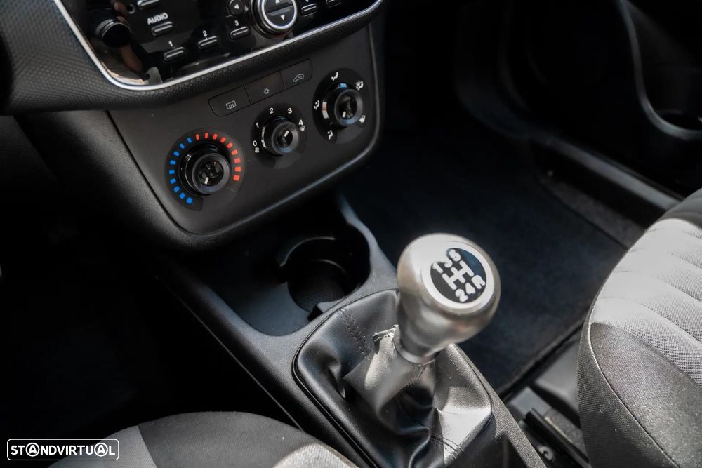 Fiat Punto 1.3 M-Jet Easy S&S — fotografia 15