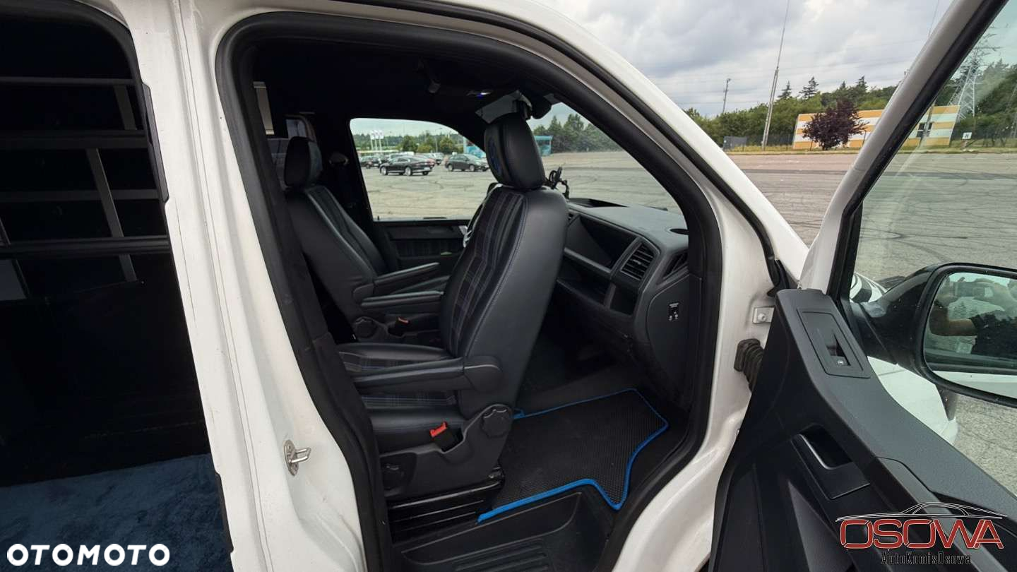 Volkswagen Multivan - 32