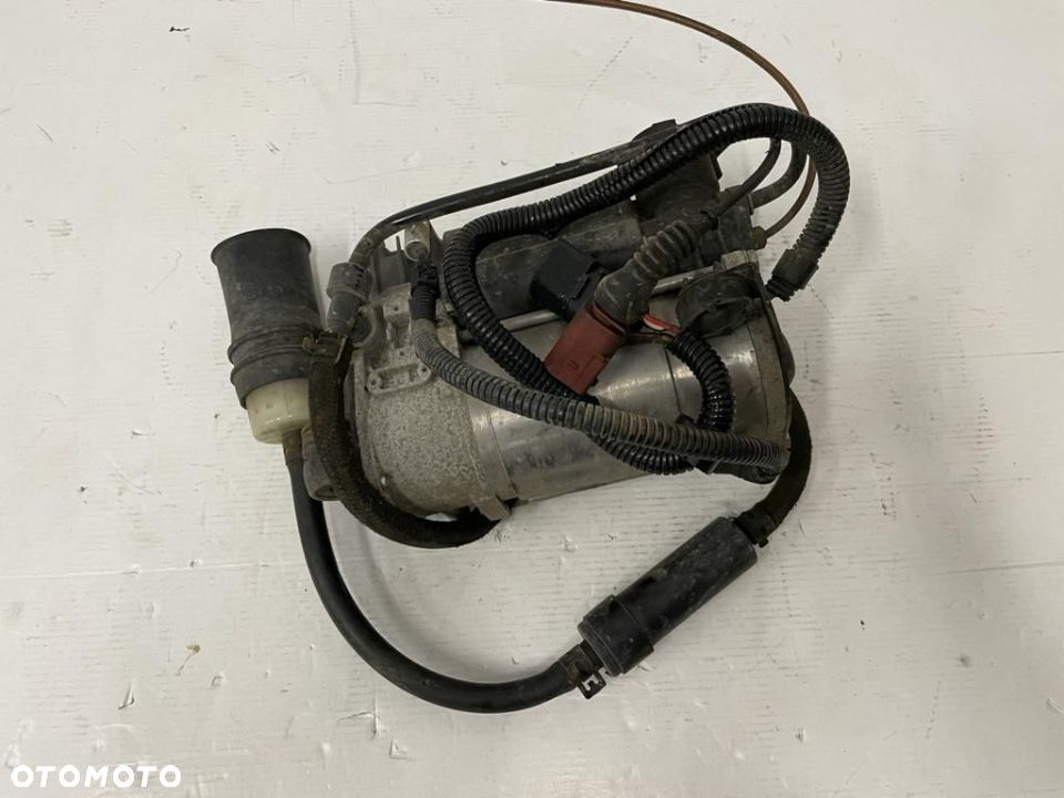 KOMPRESOR SPRĘŻARKA ZAWIESZENIA AUDI A8 D3 FSI 4E0616007C - 2