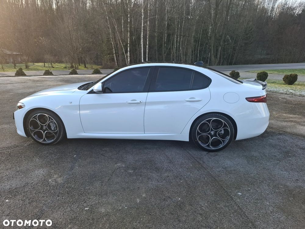 Alfa Romeo Giulia 2.0 Turbo 16V AT8 Veloce - 35