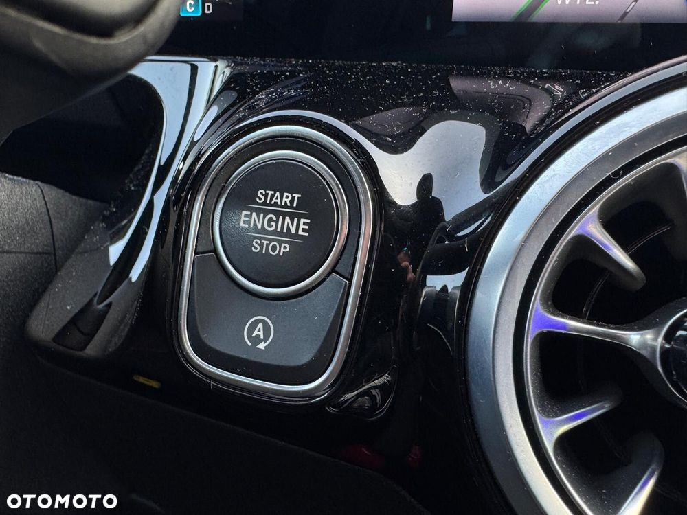 Mercedes-Benz GLA 200 AMG Line - 28