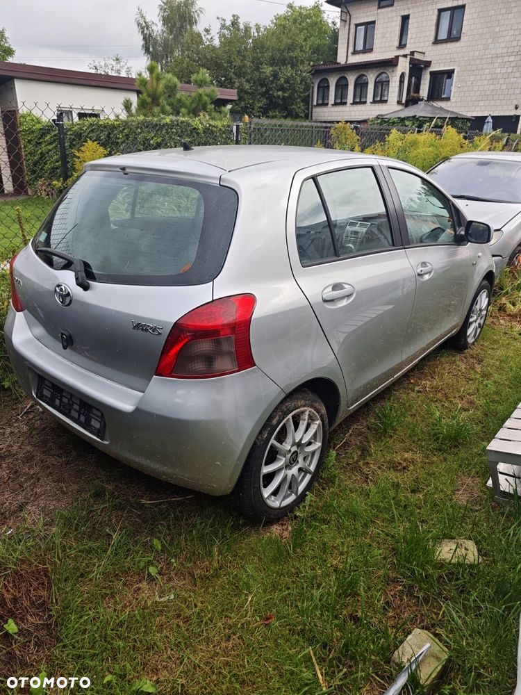 Toyota Yaris - 2