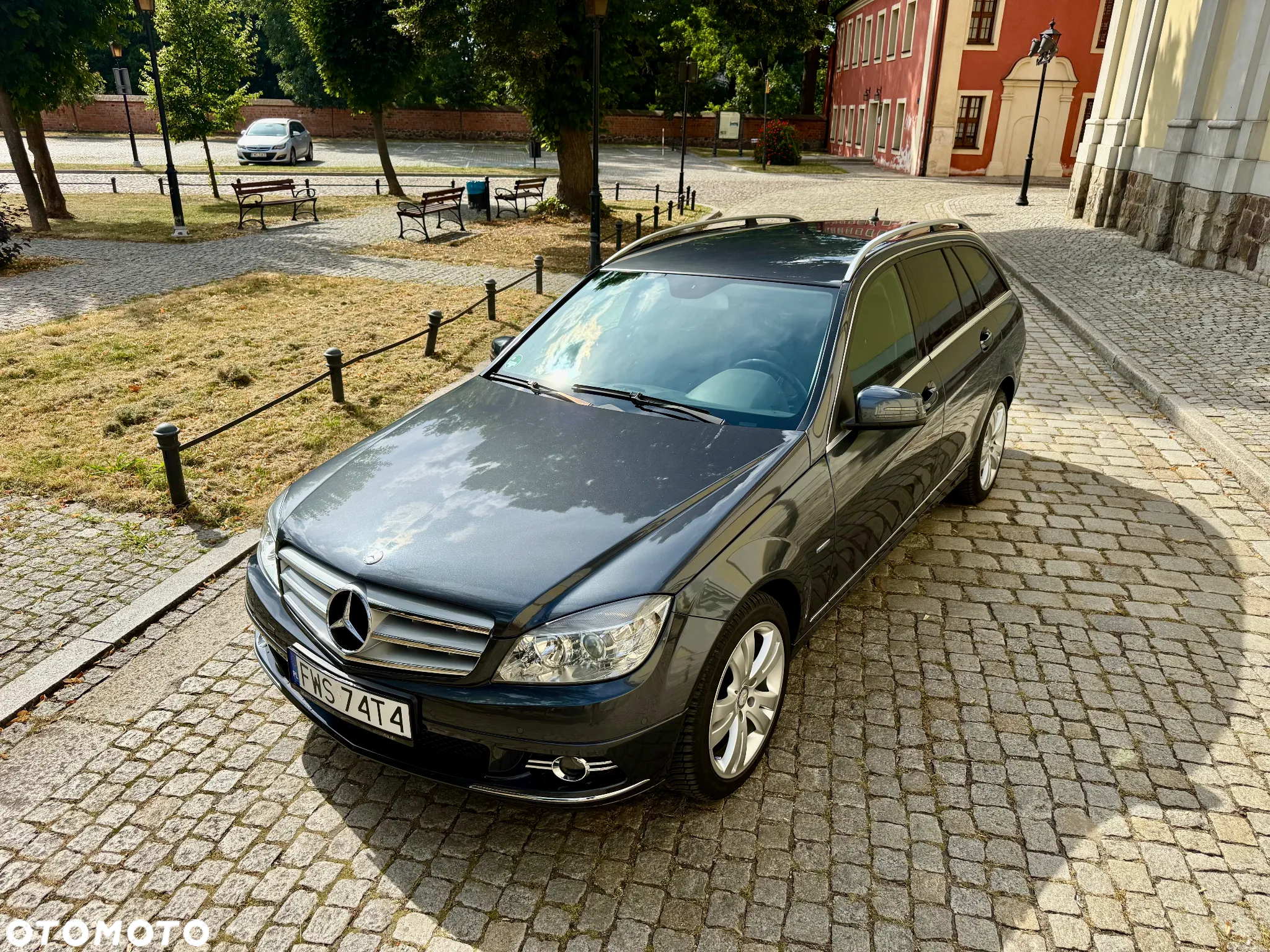 Mercedes-Benz Klasa C 250 CGI T Automatik BlueEFFICIENCY Avantgarde - 11