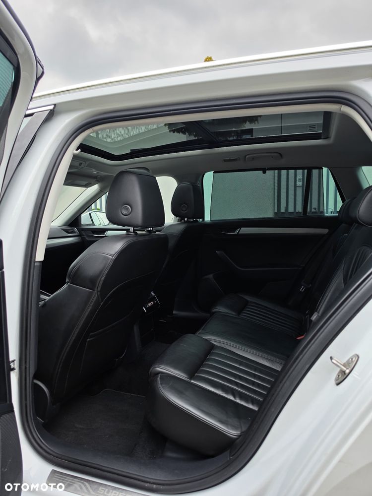 Skoda Superb 2.0 TDI Sportline - 28