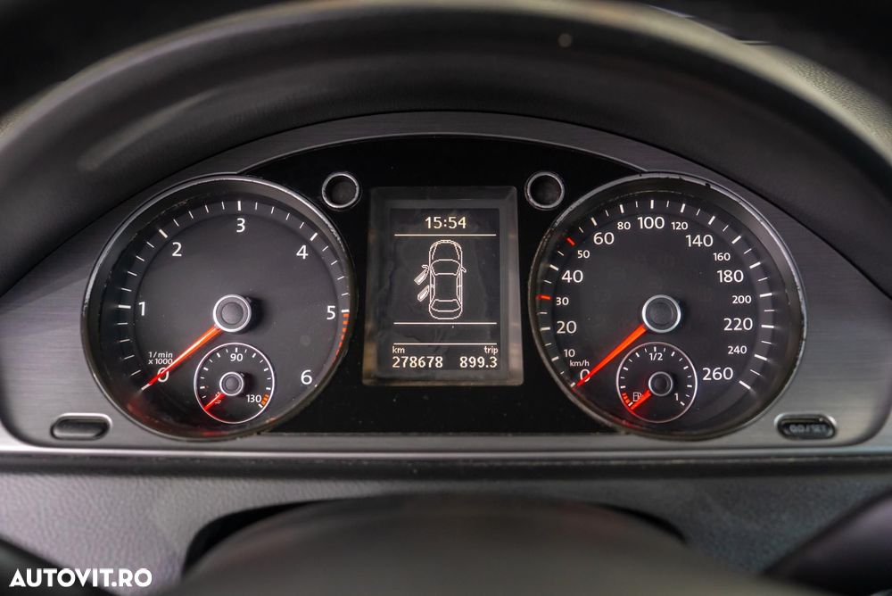 Volkswagen Passat - 16