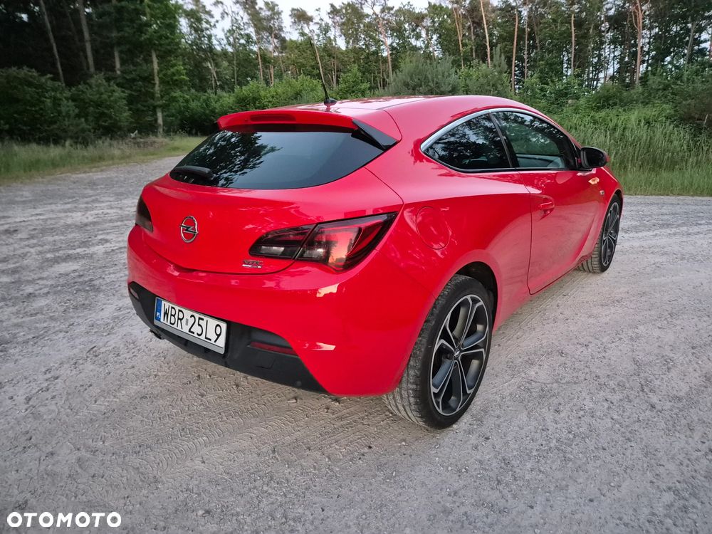 Opel Astra 1.6 T Cosmo - 14