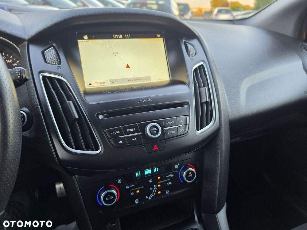 Ford Focus 1.5 EcoBlue Start-Stopp-System ST-LINE - 38