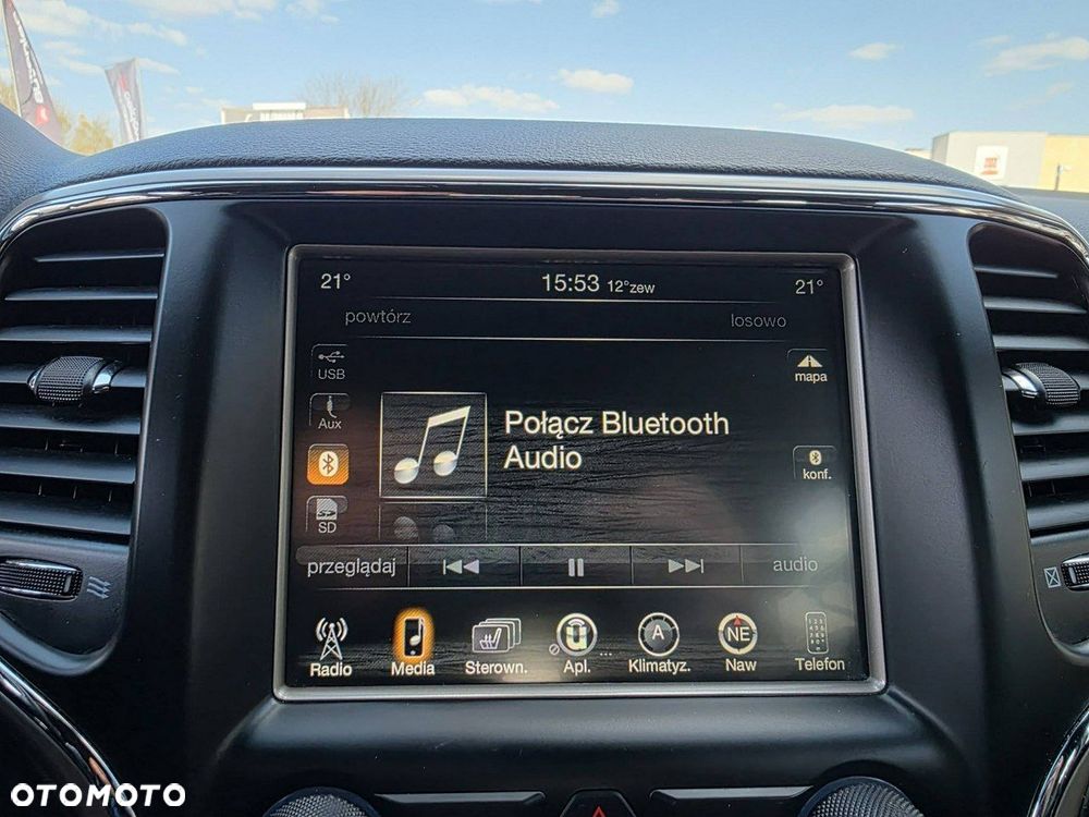 Jeep Grand Cherokee - 21