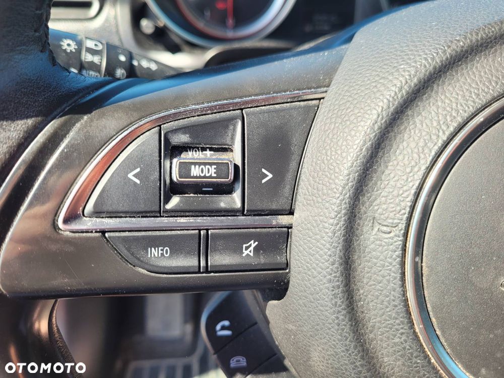 Suzuki Swift 1.2 Premium Plus - 3