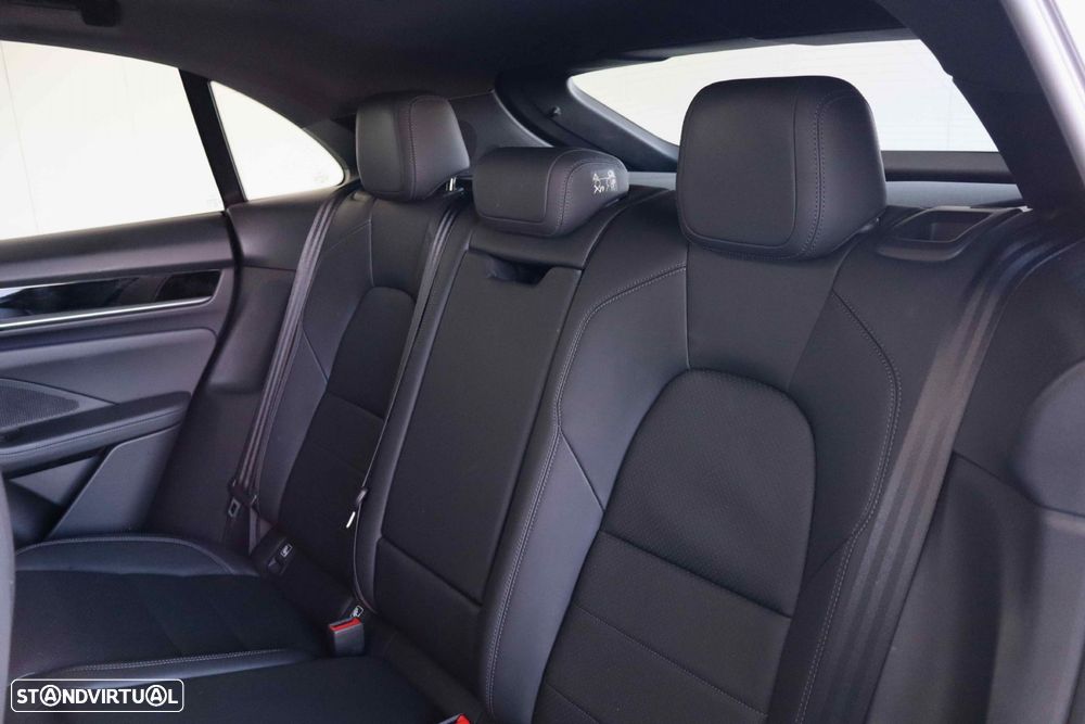 Porsche Macan Electric 4 - 25