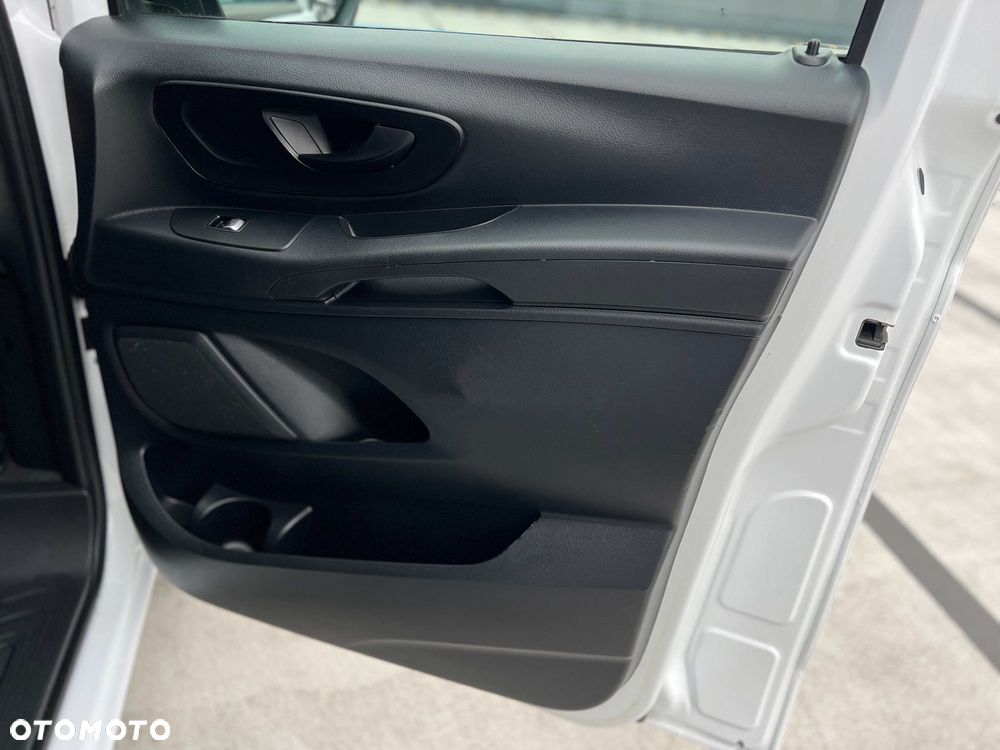 Mercedes-Benz VITO - 37