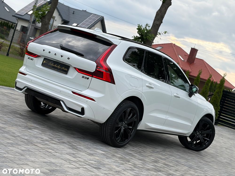 Volvo XC 60 B5 B AWD Plus Black Edition - 2