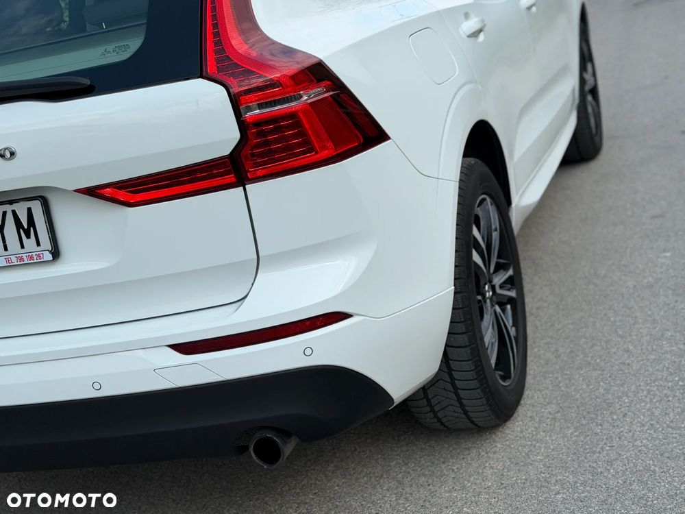 Volvo XC 60 B4 D AWD Momentum Pro - 40