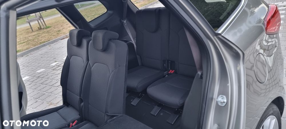 Kia Carens 1.6 GDI ISG Spirit - 29