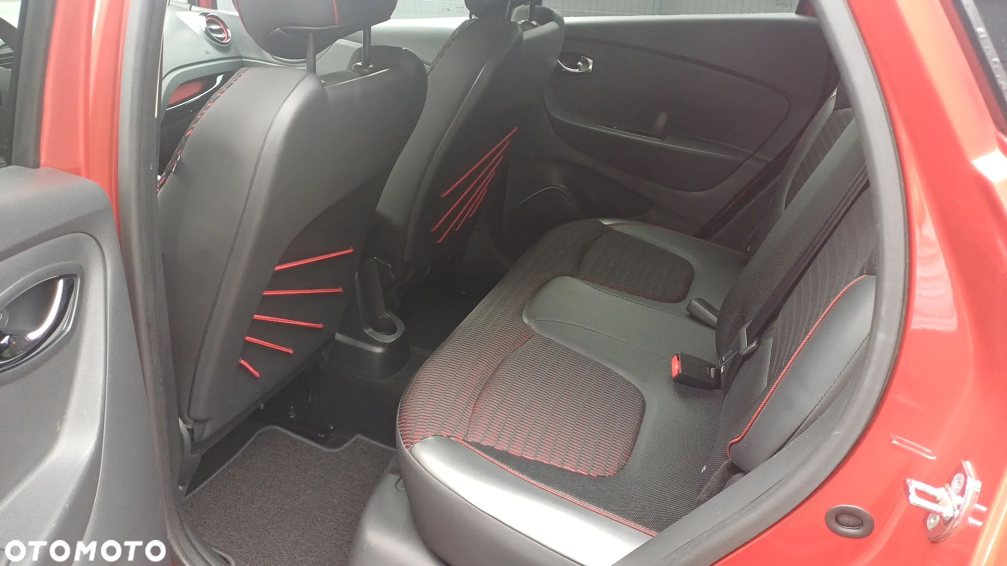 Renault Captur TCe 120 EDC Helly Hansen - 18