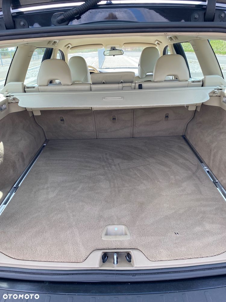 Volvo V70 2.5T Momentum - 15