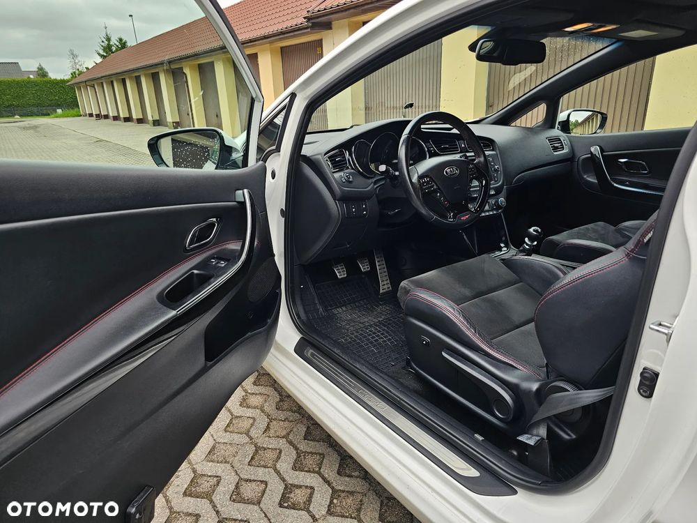 Kia Ceed 1.6 T-GDI GT-Track - 13
