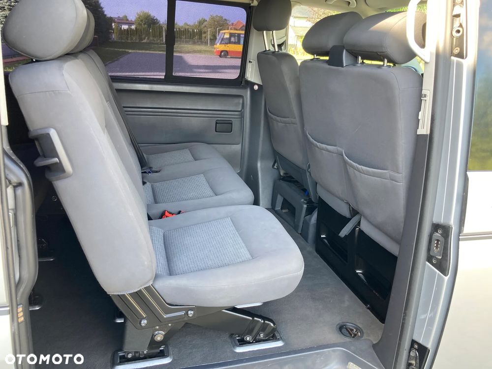 Volkswagen Caravelle L2 - 18