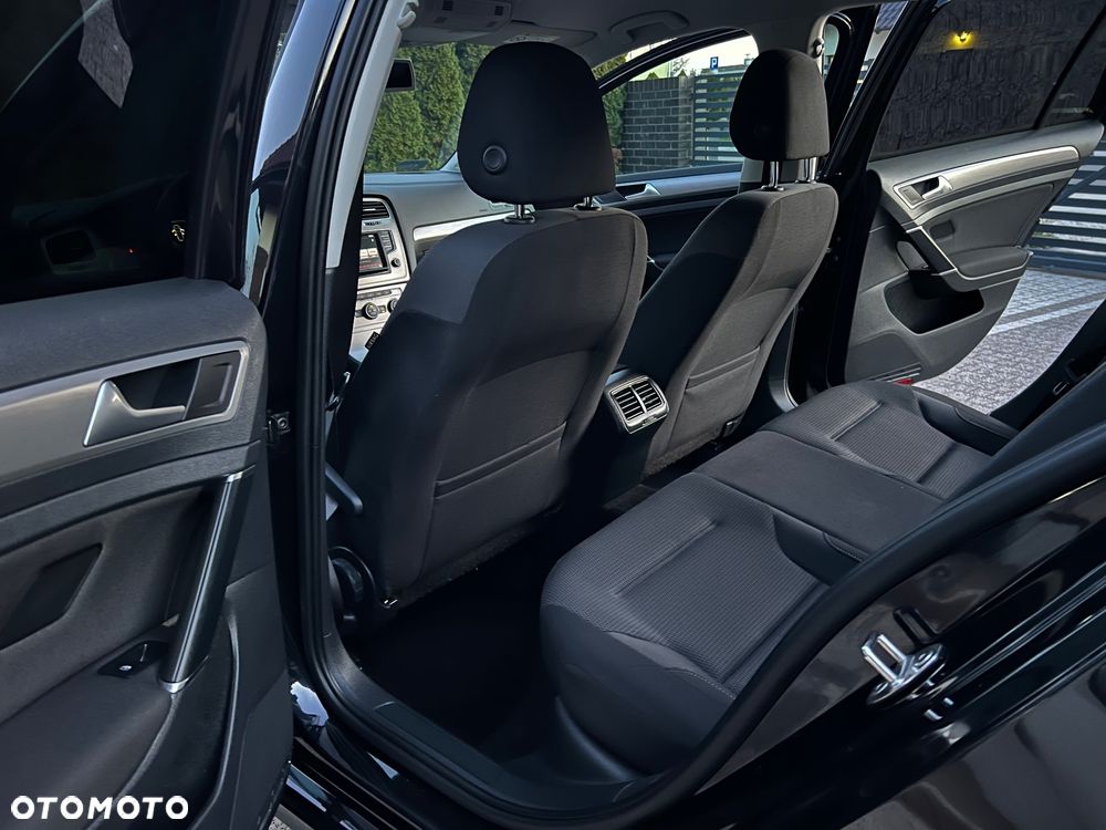 Volkswagen Golf - 11